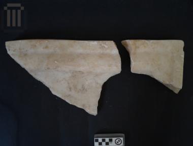 Marble architectural member fragments from Ladochori