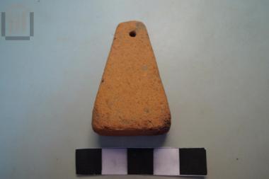 Pyramidal loom weight