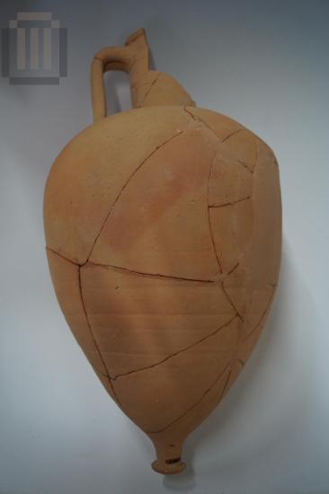 Amphora with pointed foot/base