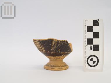 Απότμήμα μελαμβαφούς κανθάρου από την Ελέα