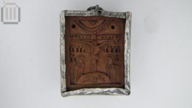 Eγκόλπιο με παράσταση της Σταύρωσης