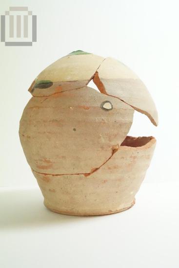Vase of closed shape