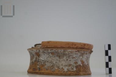 Pyxis with lid
