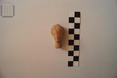 Κεφάλι πήλινου ειδωλίου γυναικείας μορφής