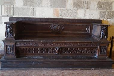 Big wooden carved chest (cassapanca)
