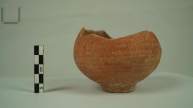 Vase of closed shape