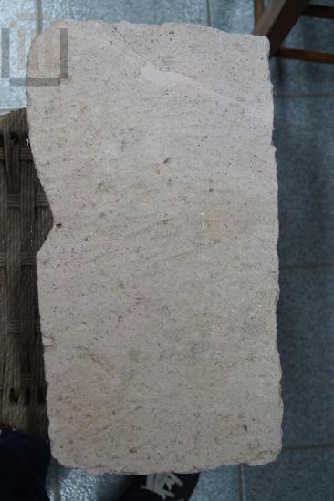 Ανθρωπόμορφη επιτύμβια στήλη