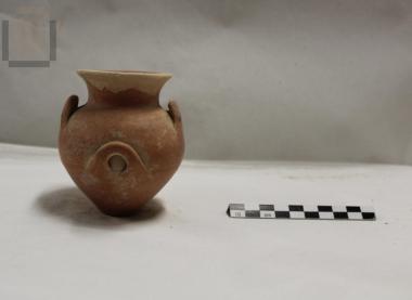 Small piriform jar