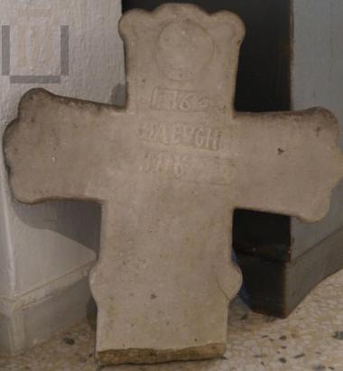 Cross (Burial Architecture)