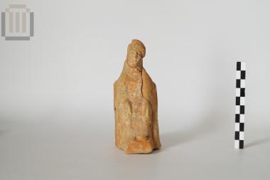 Ειδώλιο καθιστής γυναικείας μορφής