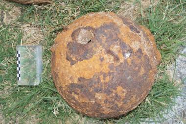 Iron cannon ball/bomb