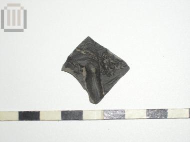 Όστρακο ανάγλυφου σκύφου