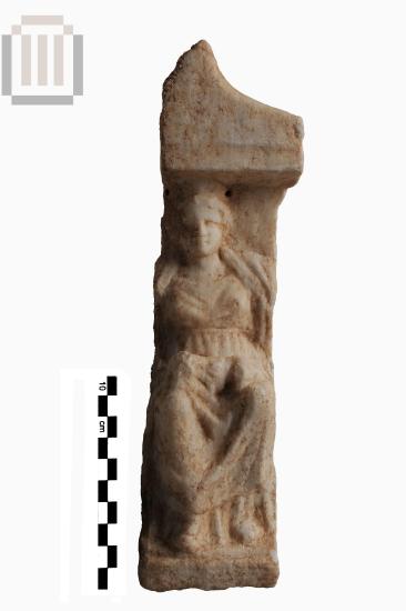 Ναϊσκόμορφη στήλη με την Κυβέλη