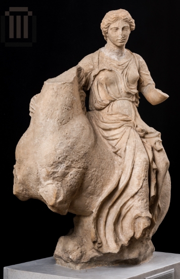 Ακρωτήριο έφιππης Νηρηίδας  ή Αύρας.