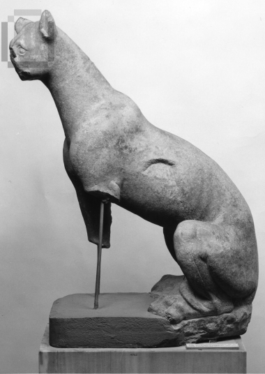 Funerary statue of a feline.