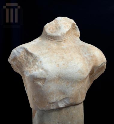 Κορμός αγάλματος κούρου.