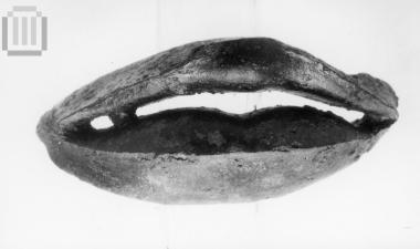 Χείλη αγάλματος.