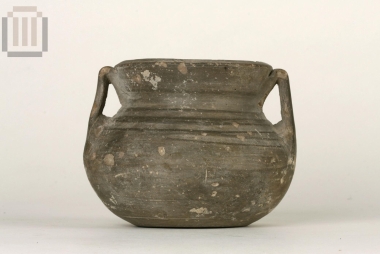 Grey minyan amphoriskos.