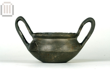 Grey minyan kantharos.