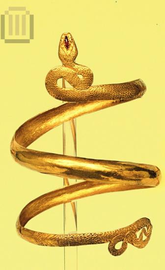 Gold bracelet in the form of a snake