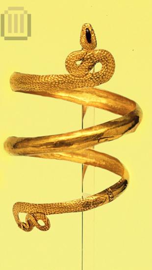Gold bracelet in the form of a snake