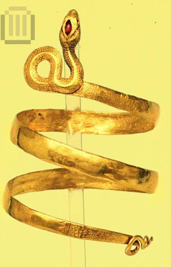 Gold bracelet in the form of a snake