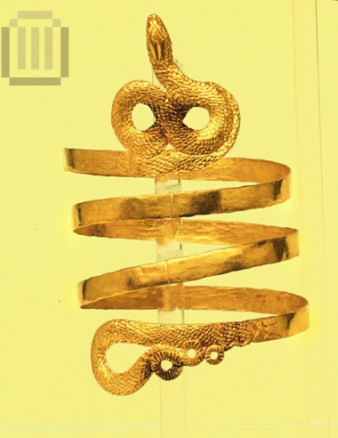 Gold bracelet in the form of a snake