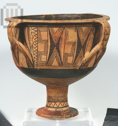 Κρατήρας με γωμετρική διακόσμηση.