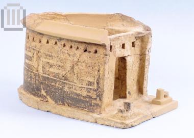 Πήλινος αναθηματικός οικίσκος