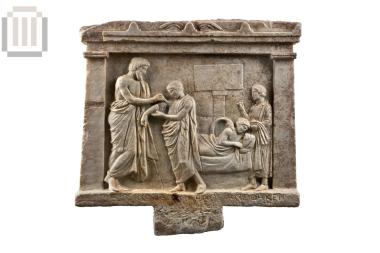 Ναόσχημο ανάγλυφο με σκηνές ίασης ασθενούς.