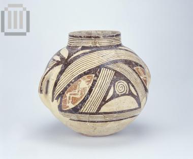 Πήλινο,  διωτο, σφαιρικό,  Νεολιθικό αγγείο με πολύχρωμη ζωγραφιστή διακόσμηση από το Διμήνι Μαγνησίας.