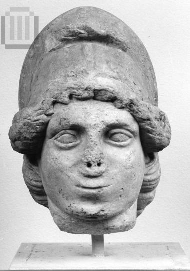 Κεφαλή Αθηνάς με κορινθιακού τύπου κράνος.