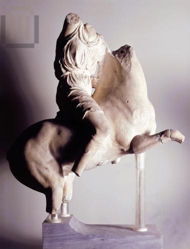 Πενθεσίλεια έφιππη