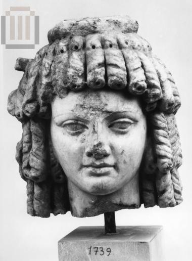 Κεφαλή γυναικεία.