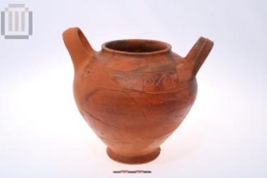 Πήλινη σταμνοειδής πυξίδα