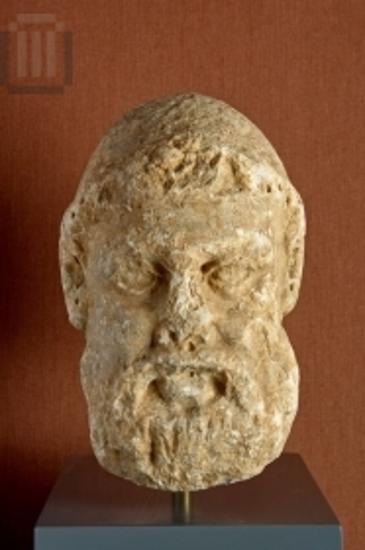 Κεφάλι γενειοφόρου ανδρικής μορφής