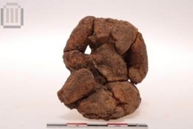 Πήλινο  γυναικείο καθιστό ειδώλιο