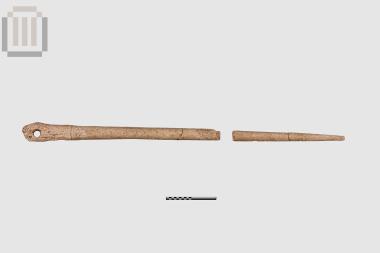 Οστέινη βελόνα από το Δυμόκαστρο