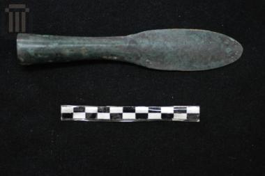 Χάλκινη φυλλόσχημη αιχμή δόρατος