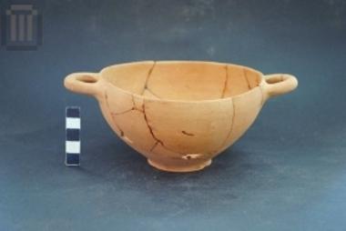 Cup-skyphos