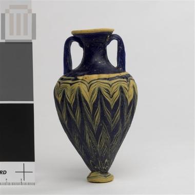 Γυάλινος οξυπύθμενος αμφορίσκος