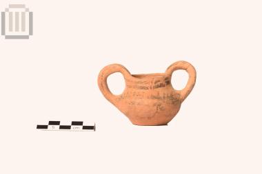 Κάνθαρος με αμαυρόχρωμη διακόσμηση