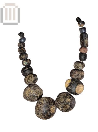 Necklace with glass beads
