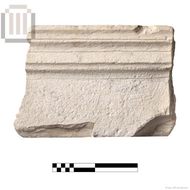 Τμήμα βαθμιδωτού οριζόντιου γείσου από τα Γίτανα