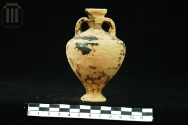 Miniature amphoriskos