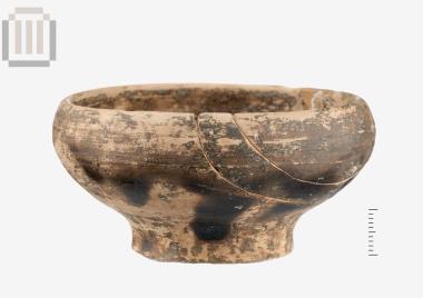 Πήλινο μελαμβαφές σκυφίδιο από την Ελέα