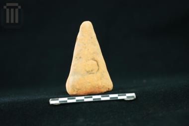 Πήλινη κωνική ενσφράγιστη αγνύθα