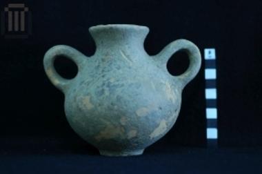 Two-handled amphoriskos