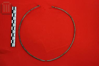 Bronze collar jewelry (?)
