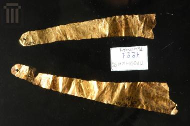 Sheet-metal gold band in two pieces